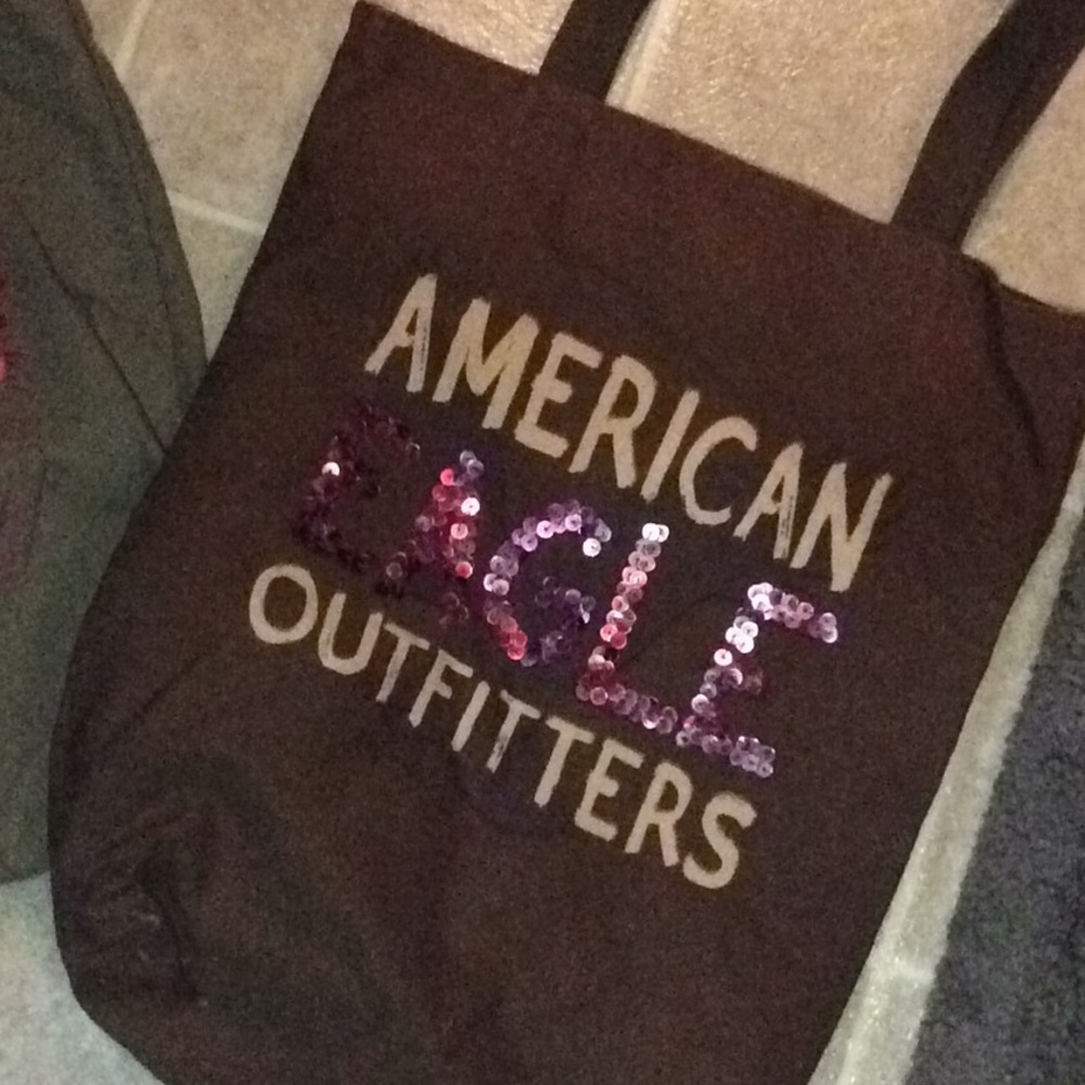 American Eagle totes